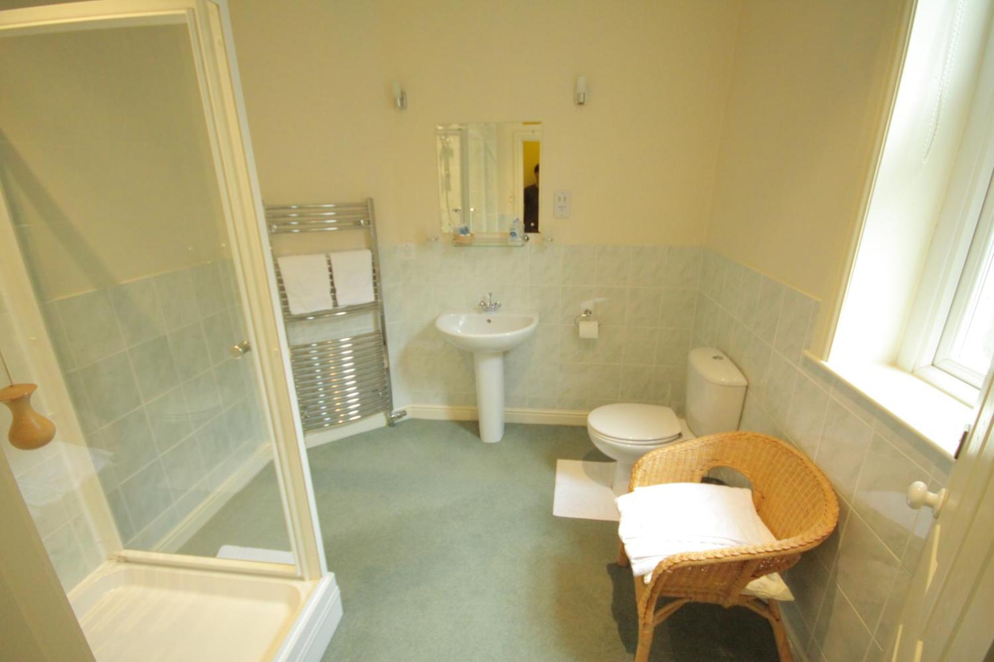The Dales Bed & Breakfast Harrogate Exterior photo