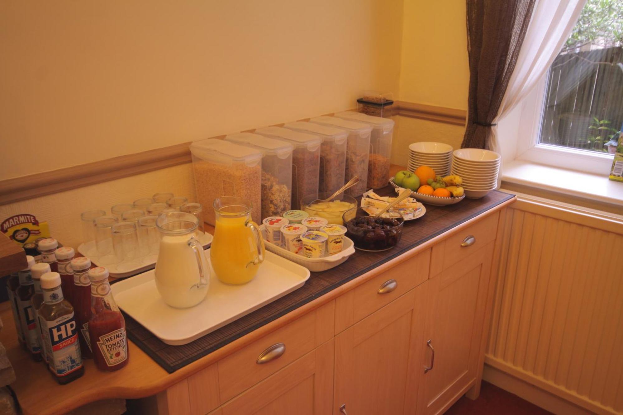 The Dales Bed & Breakfast Harrogate Exterior photo